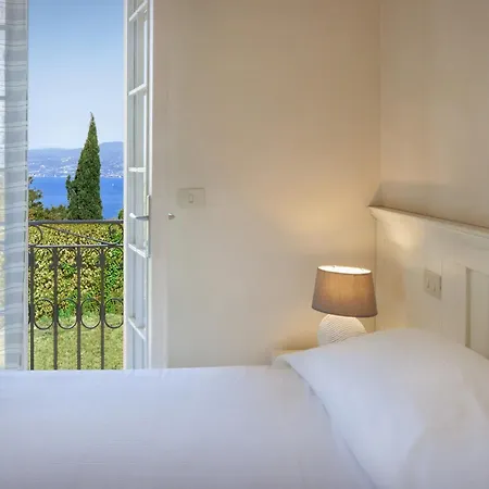 Villa Ilaria With Private Pool And View Torri Del Benaco