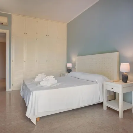 Villa Ilaria With Private Pool And View Torri Del Benaco