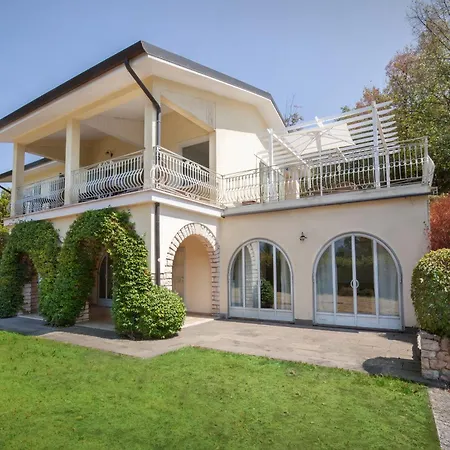 Ilaria With Private Pool And Lake View *